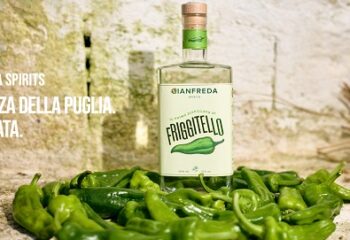 Quando il Friggitello diventa spirito: la Puglia creativa del Céramique Bar di Grottaglie