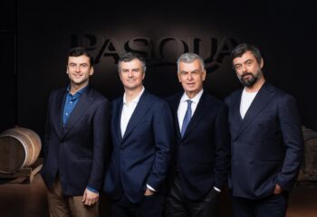 Radicale, ambiziosa, contemporanea: la visione firmata Pasqua premiata dalla critica