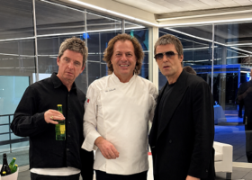 Tino Vettorello cucina per gli Oasis alla Mostra del Cinema di Venezia