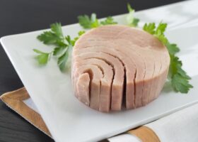 Pesce e conserve ittiche amiche della longevità: ecco le ultime evidenze scientifiche