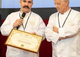 Il Maestro Massari premia Aromacademy di Malizia come miglior scuola di pasticceria d’Italia